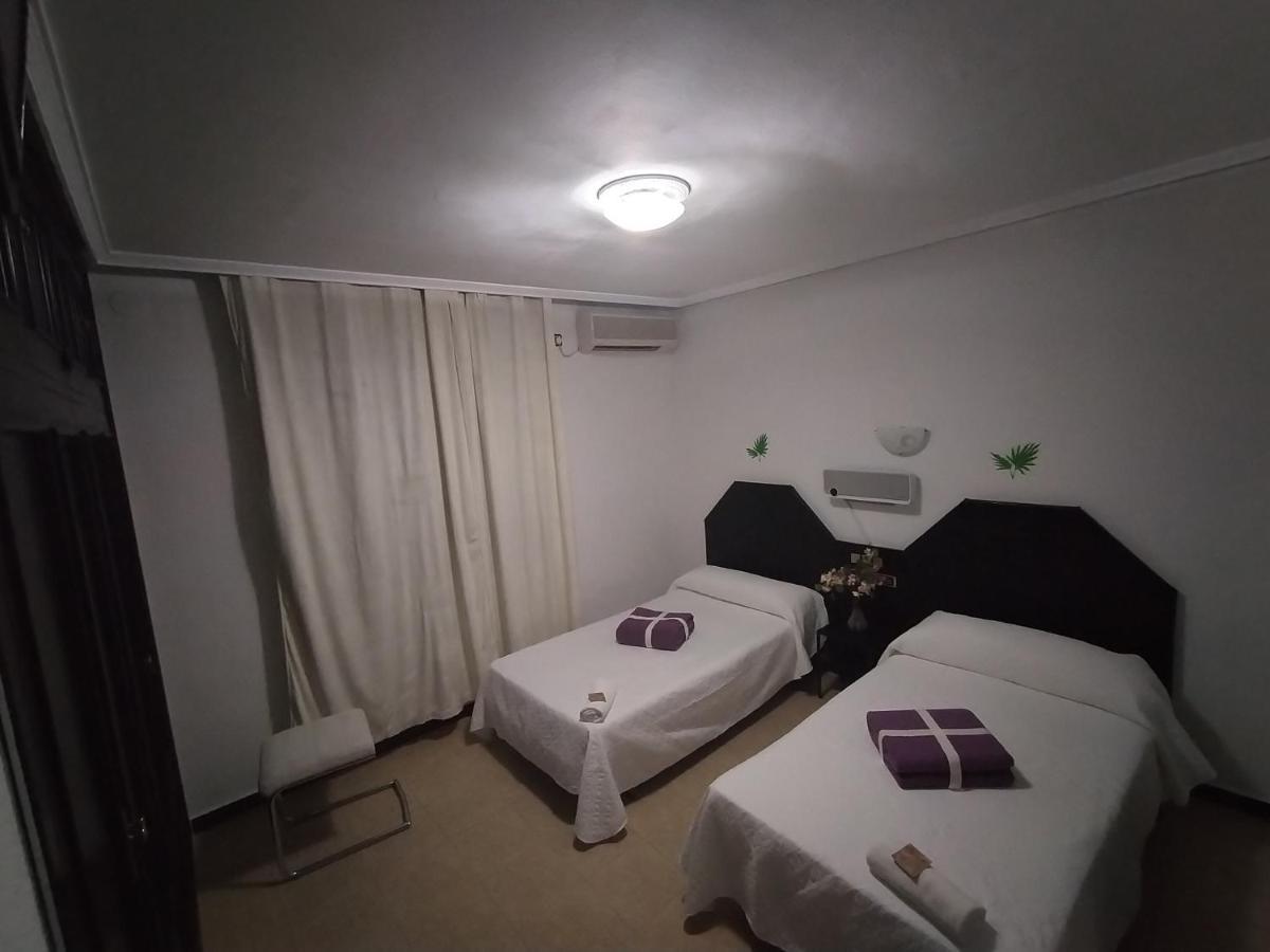 Hostal New York City Sonseca Bagian luar foto