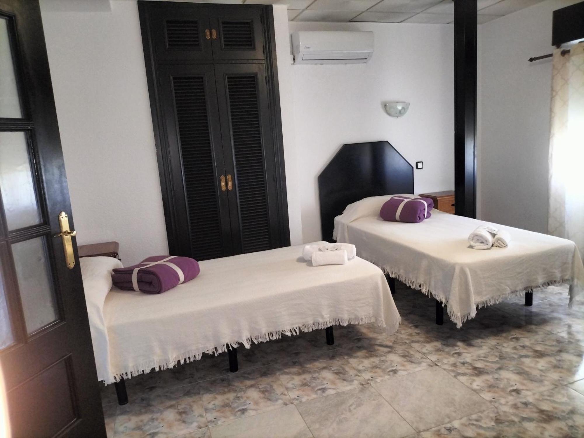 Hostal New York City Sonseca Bagian luar foto