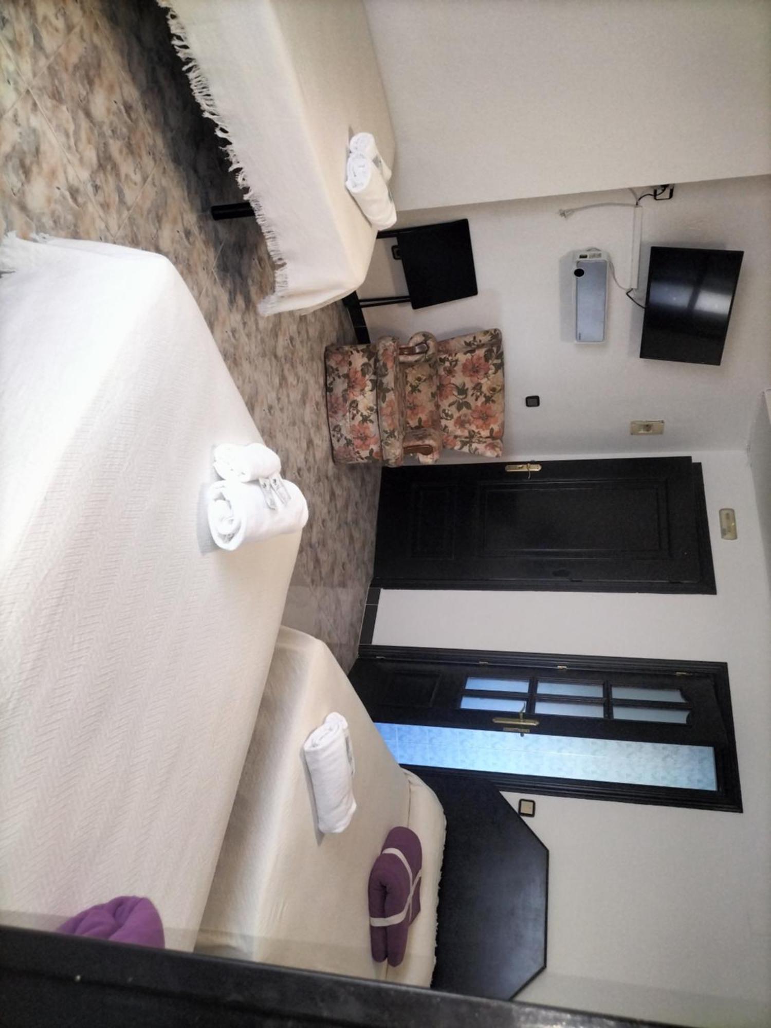 Hostal New York City Sonseca Bagian luar foto