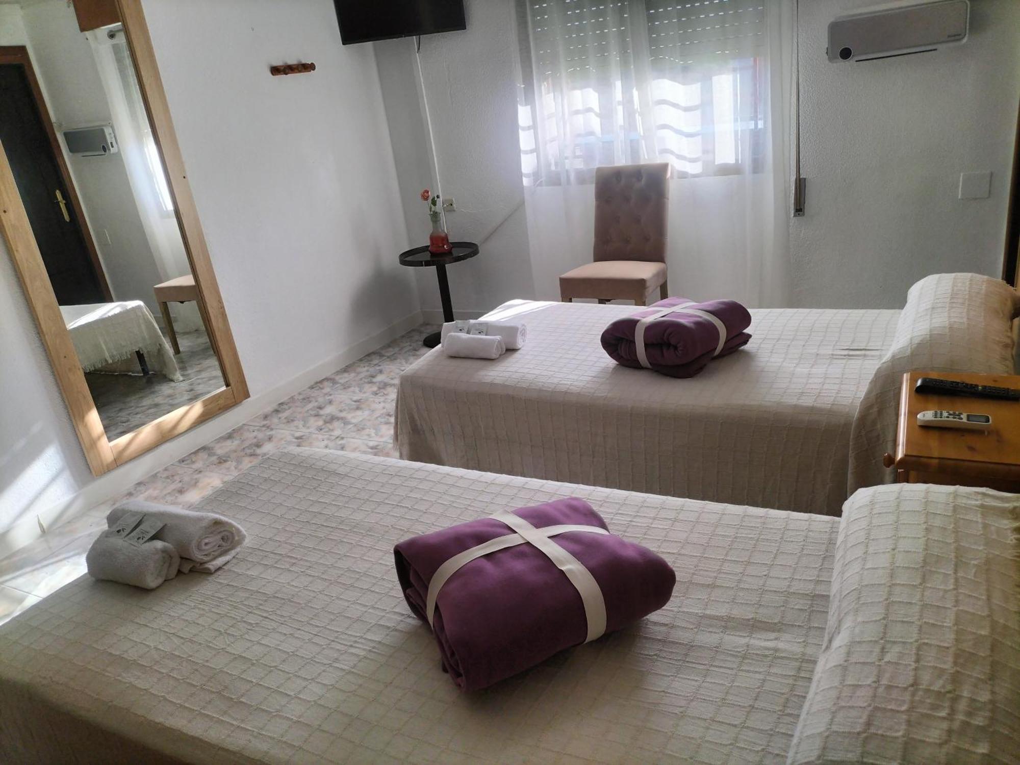 Hostal New York City Sonseca Bagian luar foto