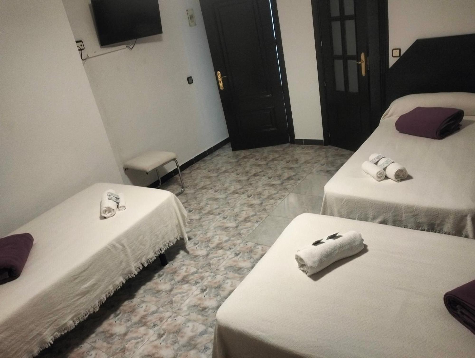 Hostal New York City Sonseca Bagian luar foto