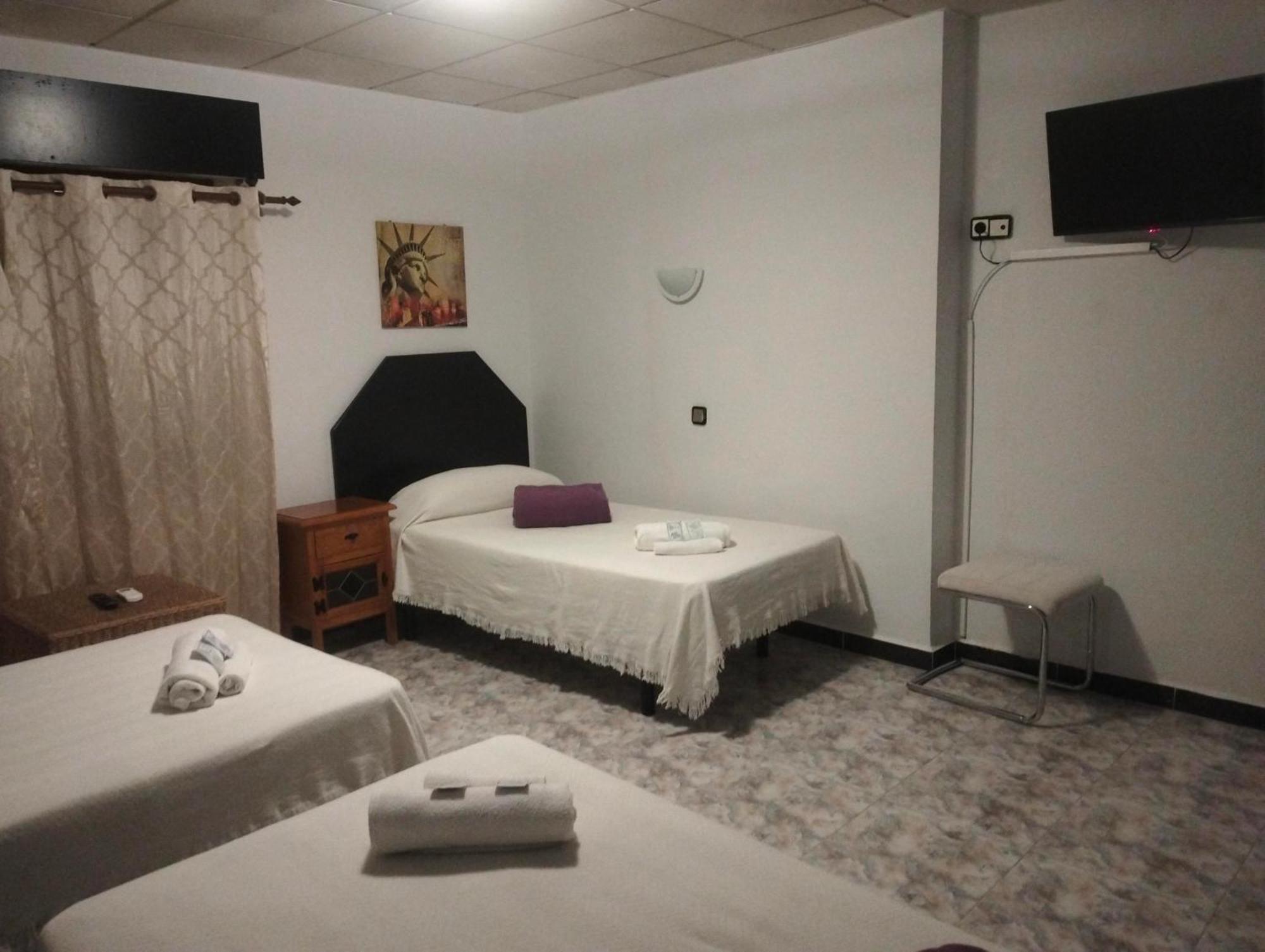 Hostal New York City Sonseca Bagian luar foto