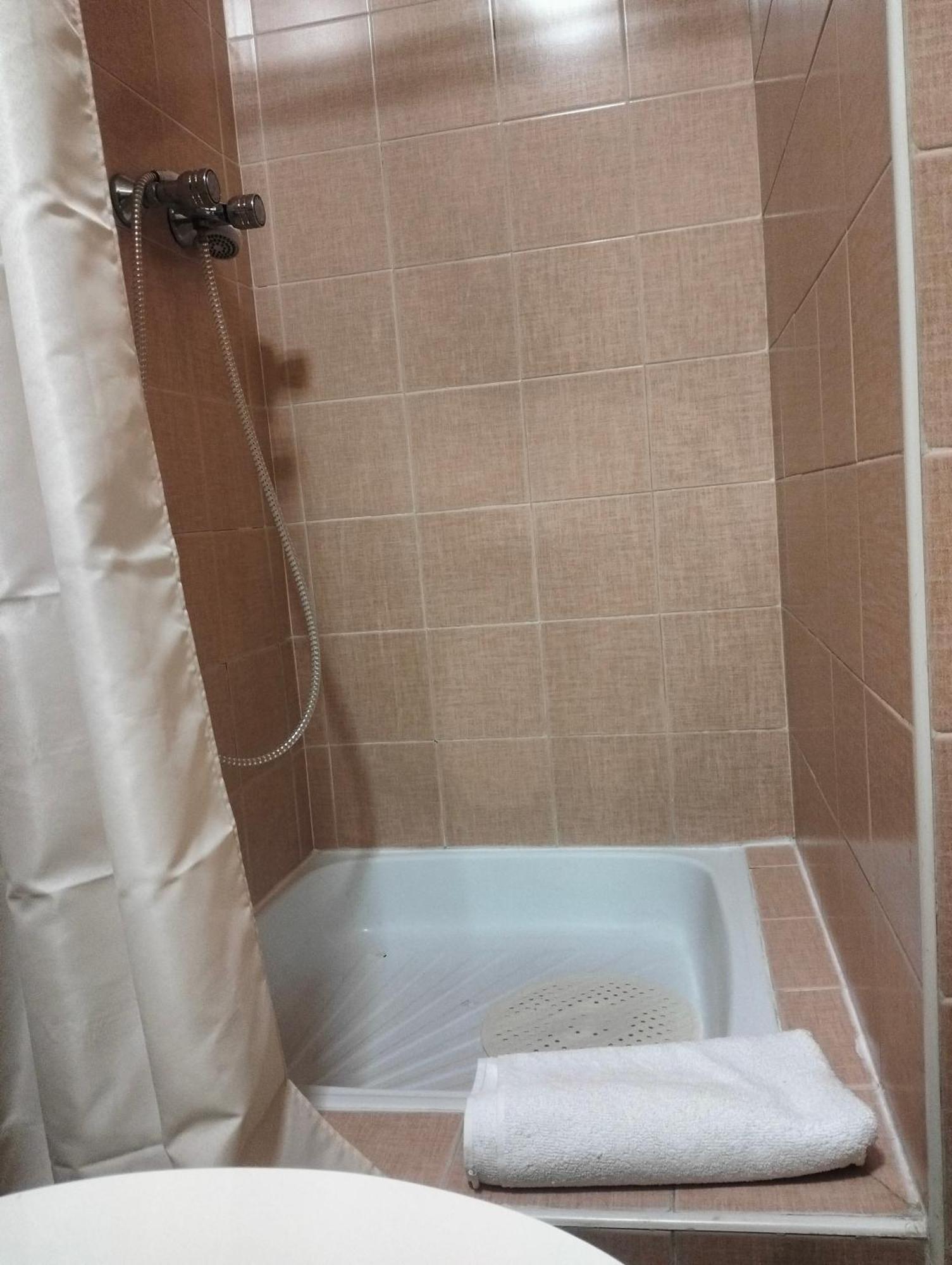 Hostal New York City Sonseca Bagian luar foto